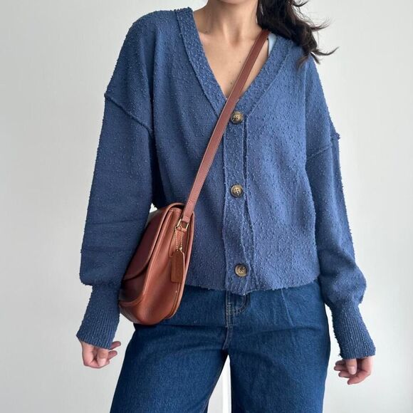 Fuzzy cardigan Sweater button front - Picture 11 of 11